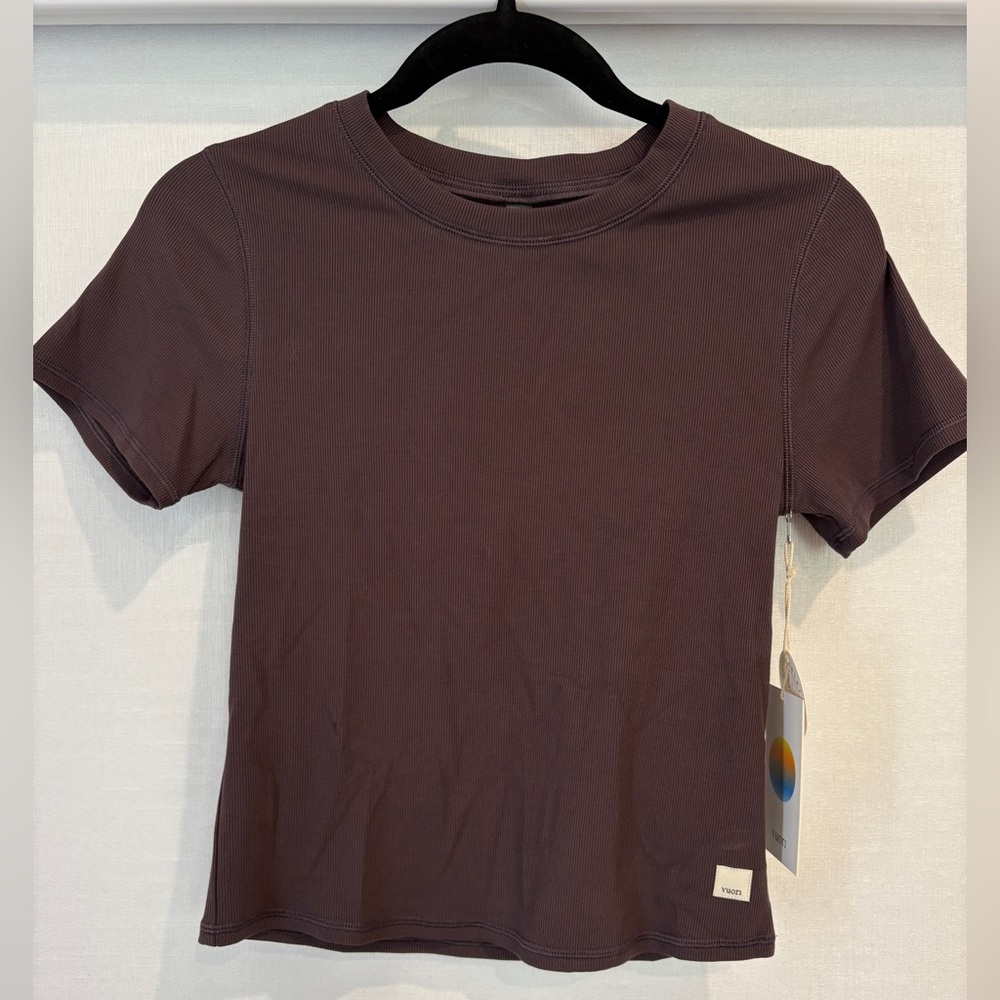 Vuori Pose fitted ribbed tshirt. Brand new with tags. Size small
